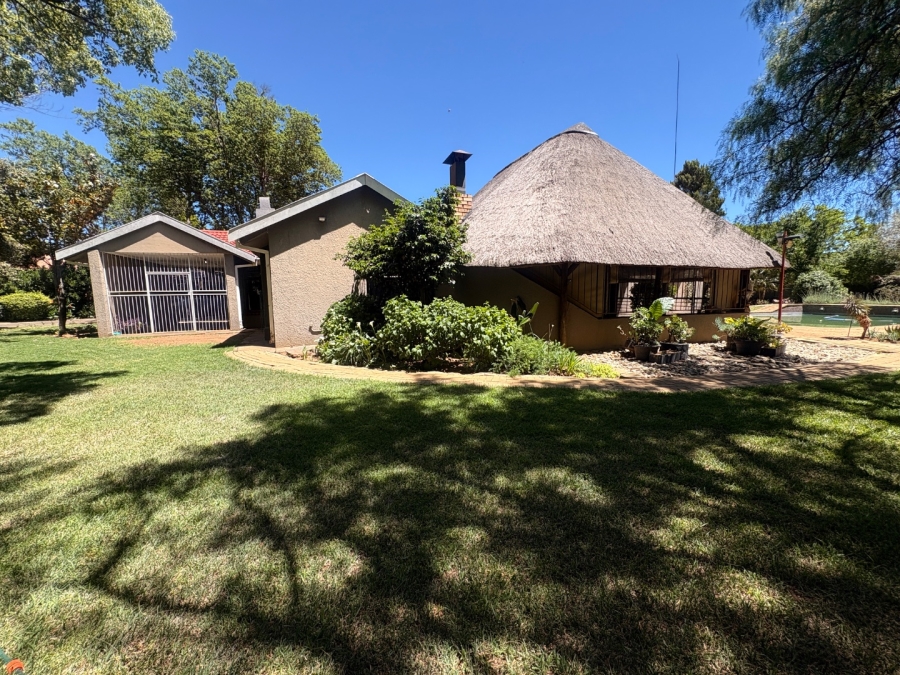 4 Bedroom Property for Sale in Flamwood North West